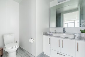 Sky Home with Stunning View of Toronto and Lake Ontario