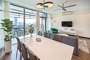 Saigon Skyline Suite in Central District 1