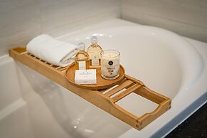 Saigon Skyline Suite in Central District 1