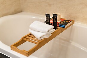 Sai Gon Finest - Panorama Suite in Central D1