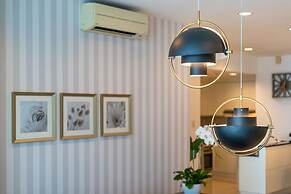 Sai Gon Finest - Panorama Suite in Central D1