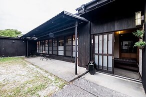 Classic Japan Living Kikuya