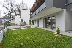 Modern House with Private Garden in Udine