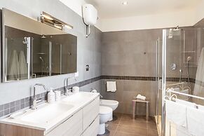 La terrazza sulla Chiesa di San Francesco d'Assisi