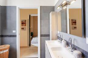 La terrazza sulla Chiesa di San Francesco d'Assisi