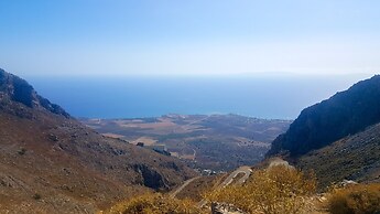 Kritamos Beach Apartments