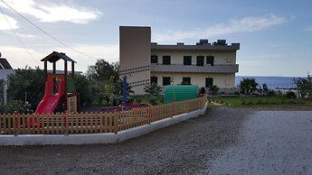 Kritamos Beach Apartments