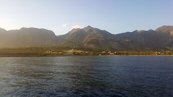 Kritamos Beach Apartments