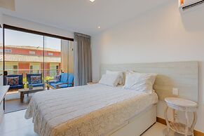 IT03 Bangalo Duplex 3 Suites Pe na Areia