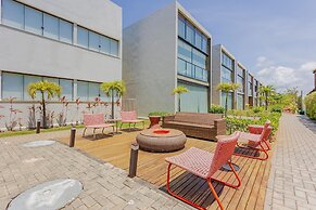 IT03 Bangalo Duplex 3 Suites Pe na Areia