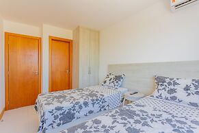 IT03 Bangalo Duplex 3 Suites Pe na Areia