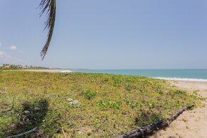 IT03 Bangalo Duplex 3 Suites Pe na Areia