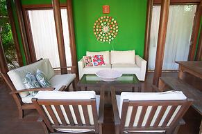 IT04 Bangalo Duplex 3 Suítes Pe na Areia