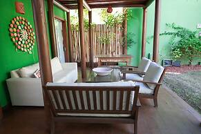 IT04 Bangalo Duplex 3 Suítes Pe na Areia