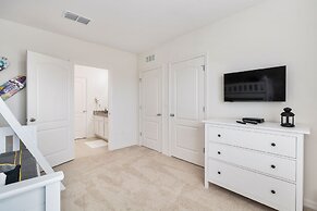 20 Mins. to Disney in Solterra Resort, 7-bed, Private Pool