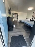 Holiday Lodge Motel