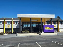 Dutch Wonderland Inn
