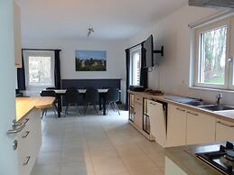 New House on the Edge of a Large Forest, Large Garden,very Quiet, Beau