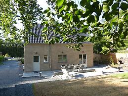 New House on the Edge of a Large Forest, Large Garden,very Quiet, Beau