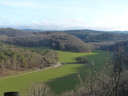 New House on the Edge of a Large Forest, Large Garden,very Quiet, Beau