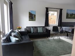 New House on the Edge of a Large Forest, Large Garden,very Quiet, Beau