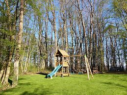New House on the Edge of a Large Forest, Large Garden,very Quiet, Beau