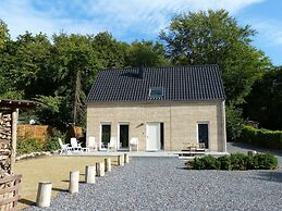 New House on the Edge of a Large Forest, Large Garden,very Quiet, Beau