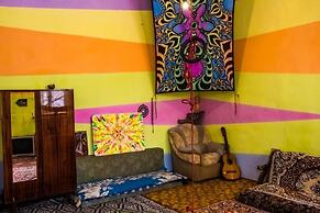 Dom puteshestvennikov Tri tritona - Hostel