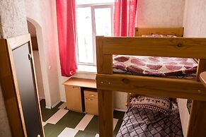 Dom puteshestvennikov Tri tritona - Hostel