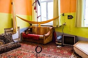 Dom puteshestvennikov Tri tritona - Hostel