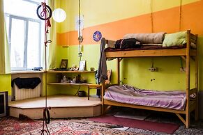 Dom puteshestvennikov Tri tritona - Hostel