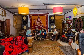 Dom puteshestvennikov Tri tritona - Hostel