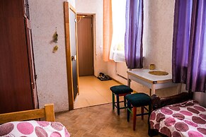 Dom puteshestvennikov Tri tritona - Hostel