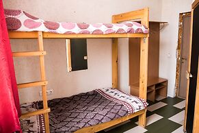 Dom puteshestvennikov Tri tritona - Hostel