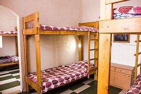 Dom puteshestvennikov Tri tritona - Hostel