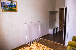 Dom puteshestvennikov Tri tritona - Hostel