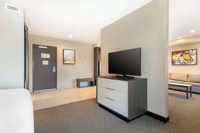 Best Western Plus Executive Residency Rigby's Water World Hotel