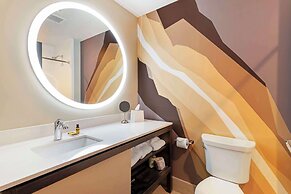 Best Western Plus Executive Residency Rigby's Water World Hotel