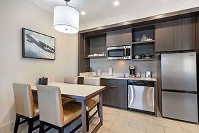 Best Western Plus Executive Residency Rigby's Water World Hotel