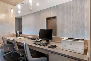 Best Western Plus Executive Residency Rigby's Water World Hotel