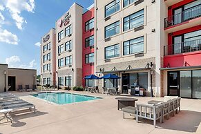 Best Western Plus Executive Residency Rigby's Water World Hotel