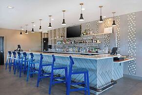 Best Western Plus Executive Residency Rigby's Water World Hotel