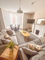 Oxford Street Grand Apartment