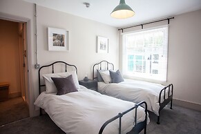 Oxford Street Grand Apartment