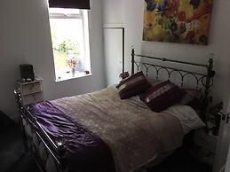Churchendcottage-2br-sleeps4-petsok-parking