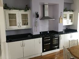 Churchendcottage-2br-sleeps4-petsok-parking