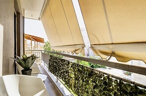 Impeccable 3-bed Apartment in Athens