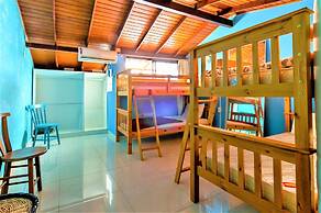 Sea Wolf Surf Club - Hostel