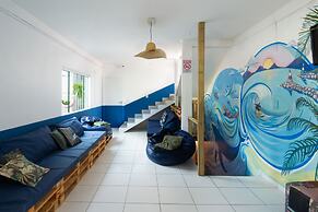 Sea Wolf Surf Club - Hostel