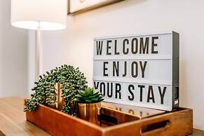 Luxury Dream House!! Sleeps 16 - On Golf Course